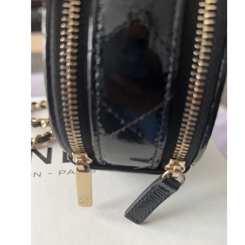 Chanel Evening Bag Black Patent Leather
CC Logo, - Picture 2 of 10
